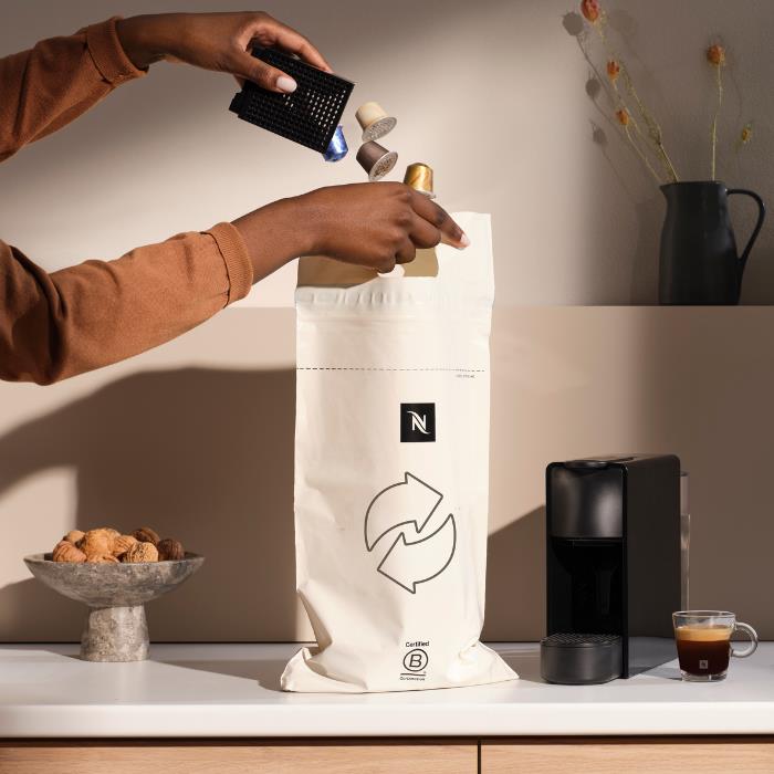 Buy at least 70 Original coffee capsules, return the used capsules, and receive a set of 7 Ispirazione Italiana capsules as a gift